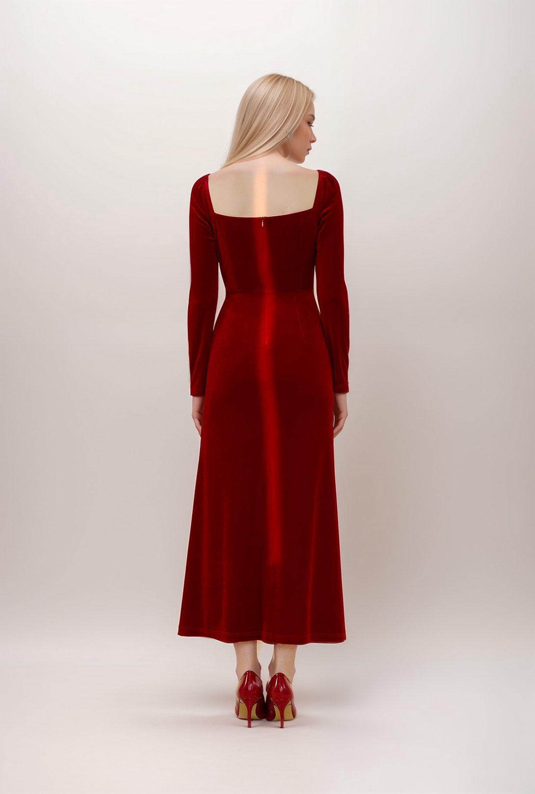 Crystal Beaded Velvet Dress with Sweetheart Neckline & Thigh Slit SelenaHuanStudio Crystal Beaded Velvet Dress with Sweetheart Neckline & Thigh Slit SelenaHuanStudio
