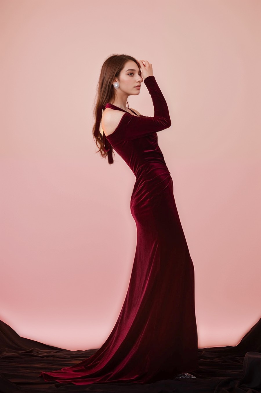 Off-the-shoulder Halter Long Sleeves sheath Prom Velvet Dress front slit