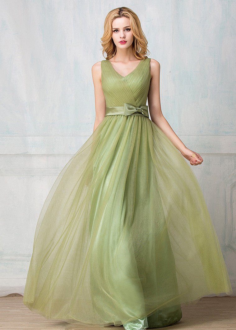 V-shape neckline floor-length tulle long prom dress